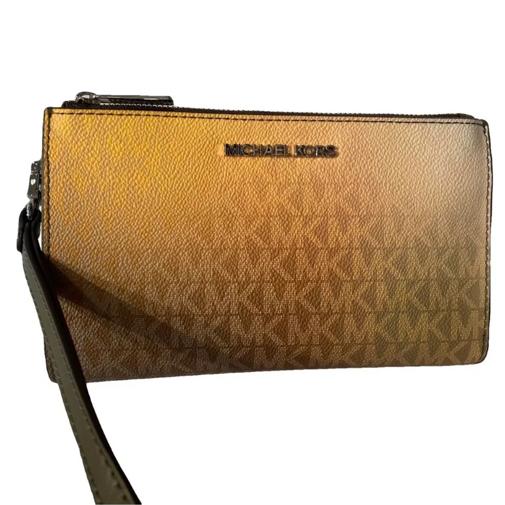 MICHAEL KORS Jet Set Lg Ombré Signature Logo Wristlet Phone Holder Wallet 
Olive